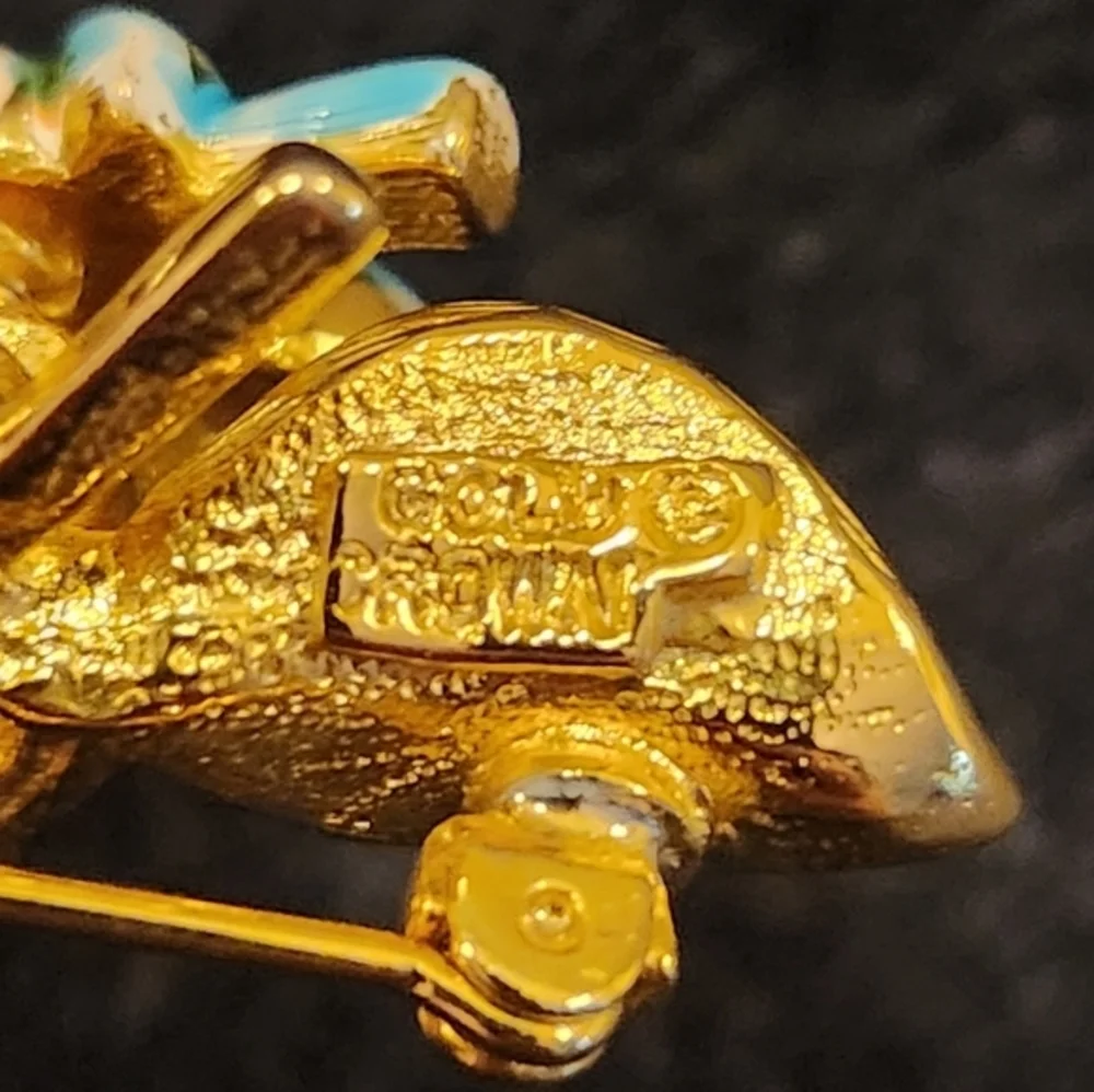 Vintage Gold‎ Crown Inc Blue Bird Nest Gold Tone Brooch